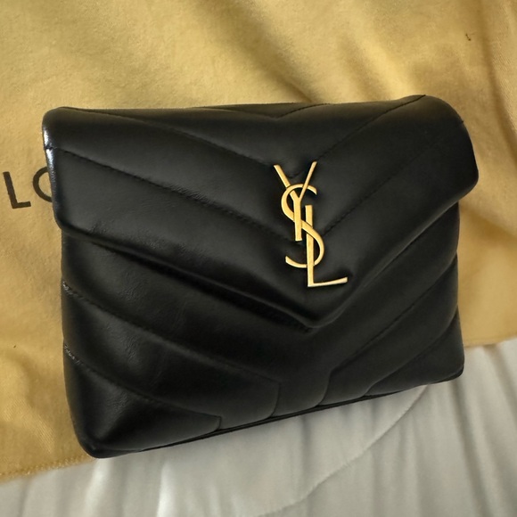 YSL toy Lou Lou quilted in black with gold hardware. - Picture 14 of 15